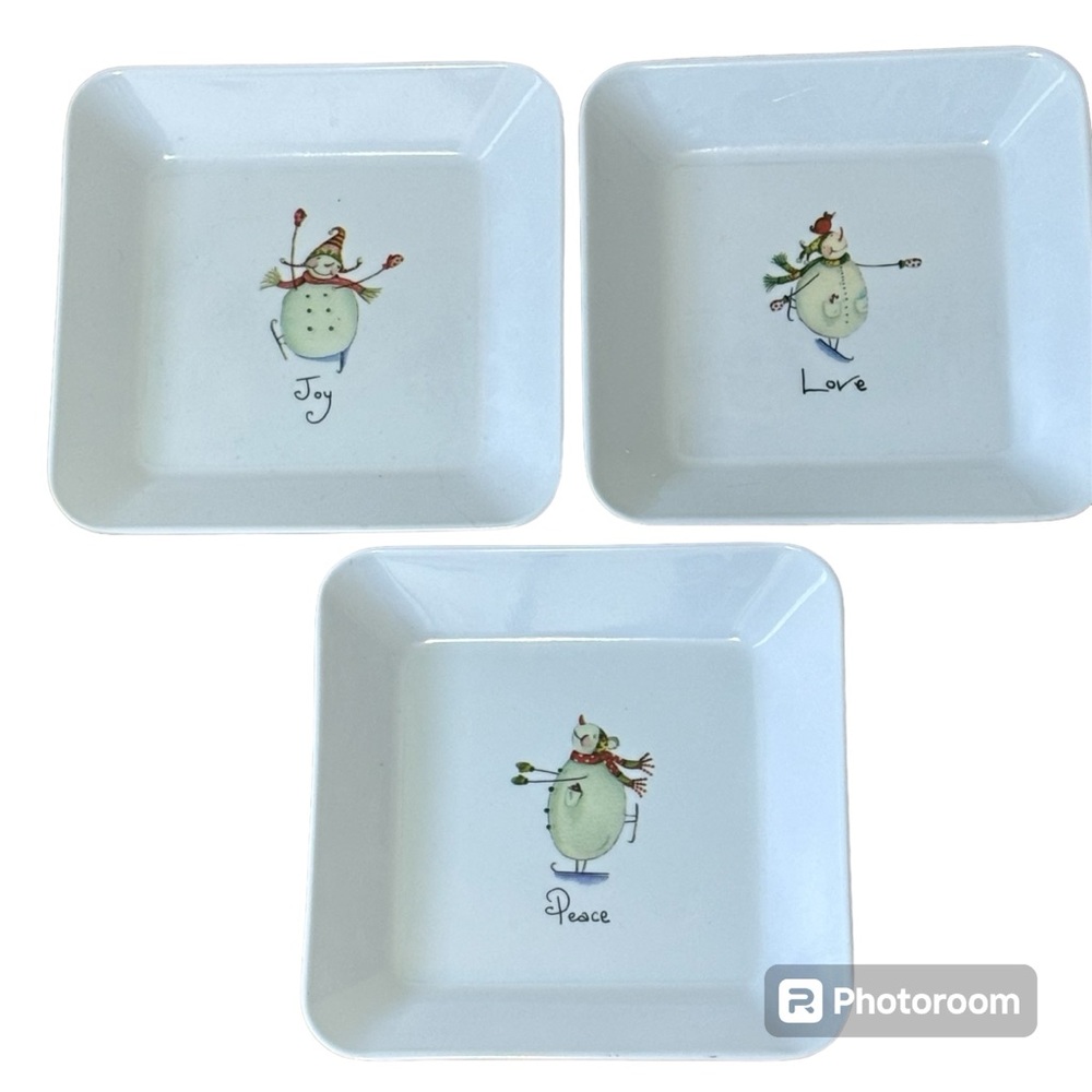 3 Holiday Snowman molded plastic snack cocktail trays, Joy, Love,Peace. 5x5